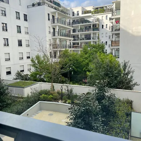 Belle A * Suresnes